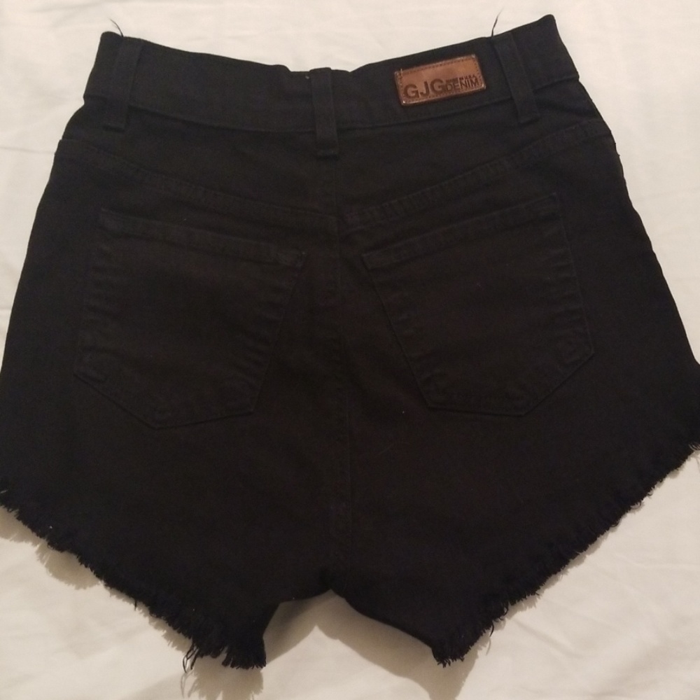 Shorts - Picture 2 of 2